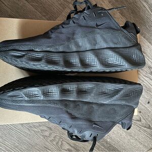 Nike Men's Black Athletic Sneakers